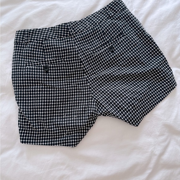 BANANA REPUBLIC - Petite midrise short - Picture 4 of 4